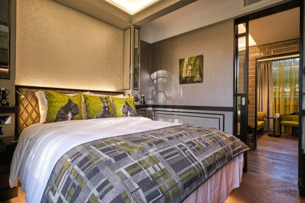 Gyle Jnr Suite 2
