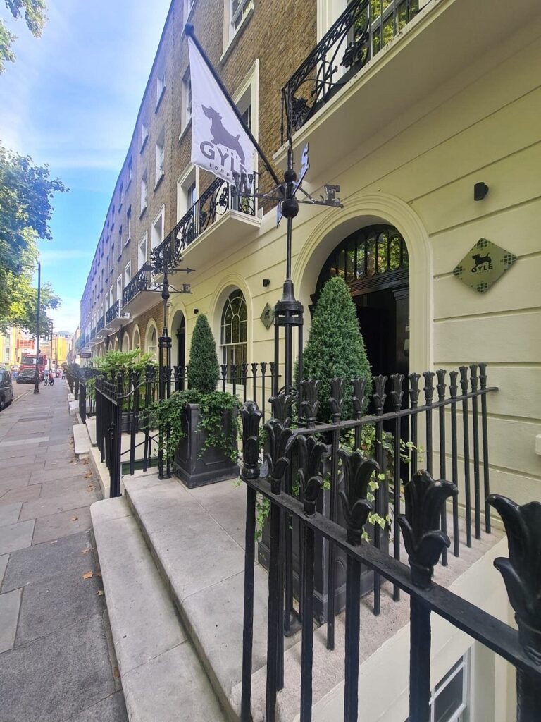 The Gyle is at 16–18 Argyle Square