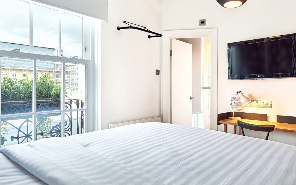 CALIFORNIA ROOM 2 C 1